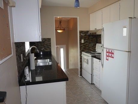 6366 Atherly Cres, unit main-floor for rent - image #4