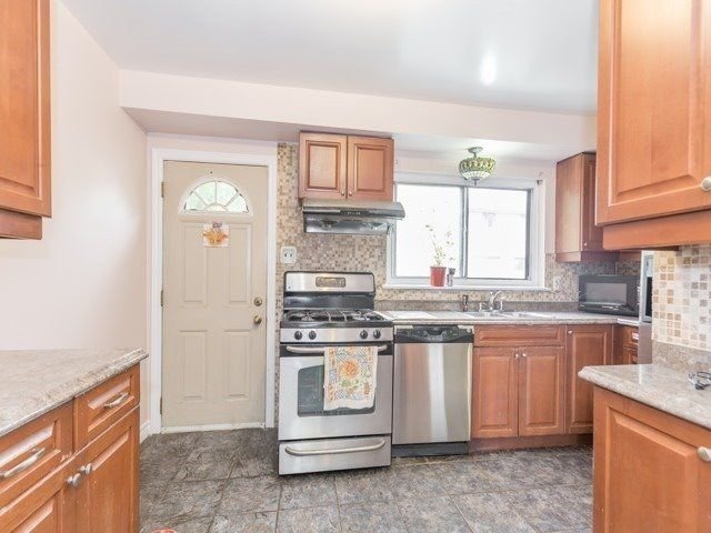 160 Fleetwood Cres for sale  - image #7