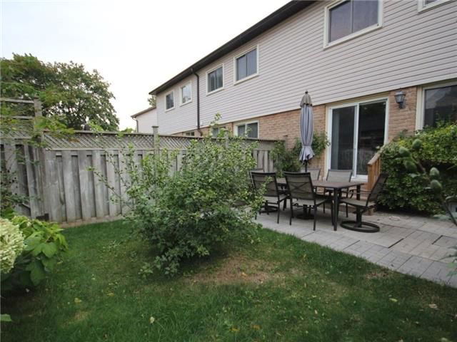 2411 Sovereign St W, unit 4 for sale - image #4