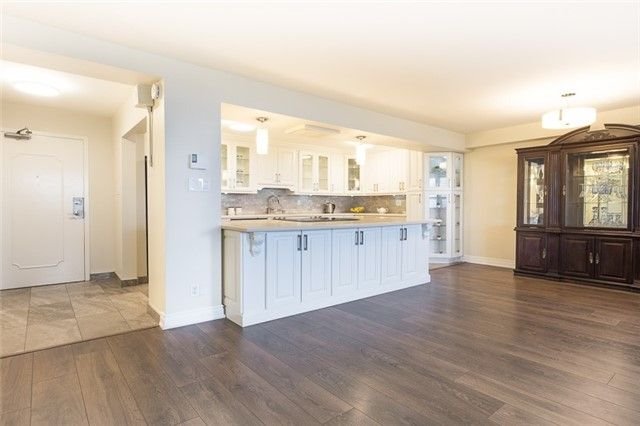 511 The West Mall, unit 1807 for sale - image #8