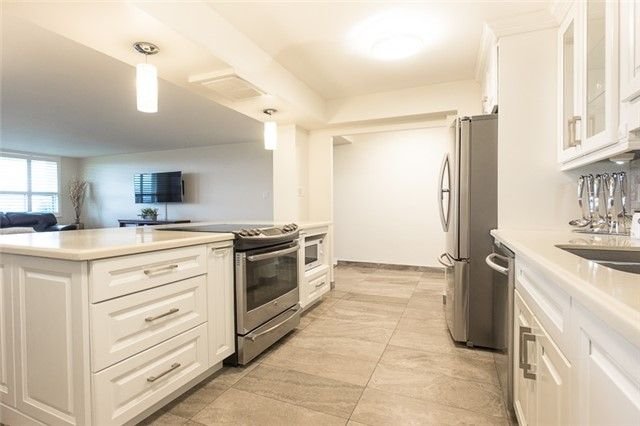 511 The West Mall, unit 1807 for sale - image #9
