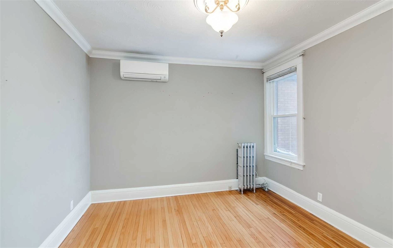 654 Gladstone Ave, unit 2nd-3rd for rent - image #7