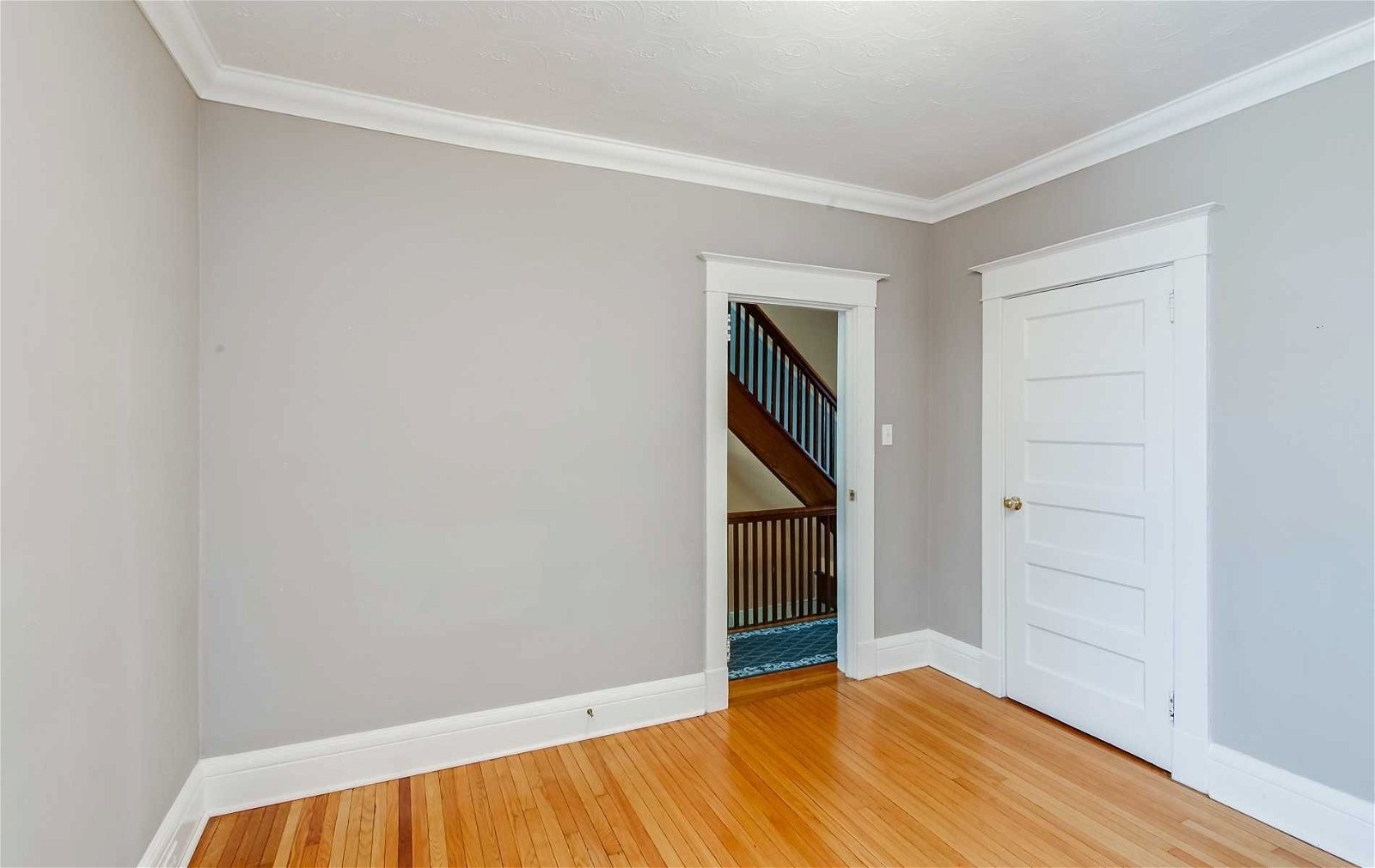 654 Gladstone Ave, unit 2nd-3rd for rent - image #9