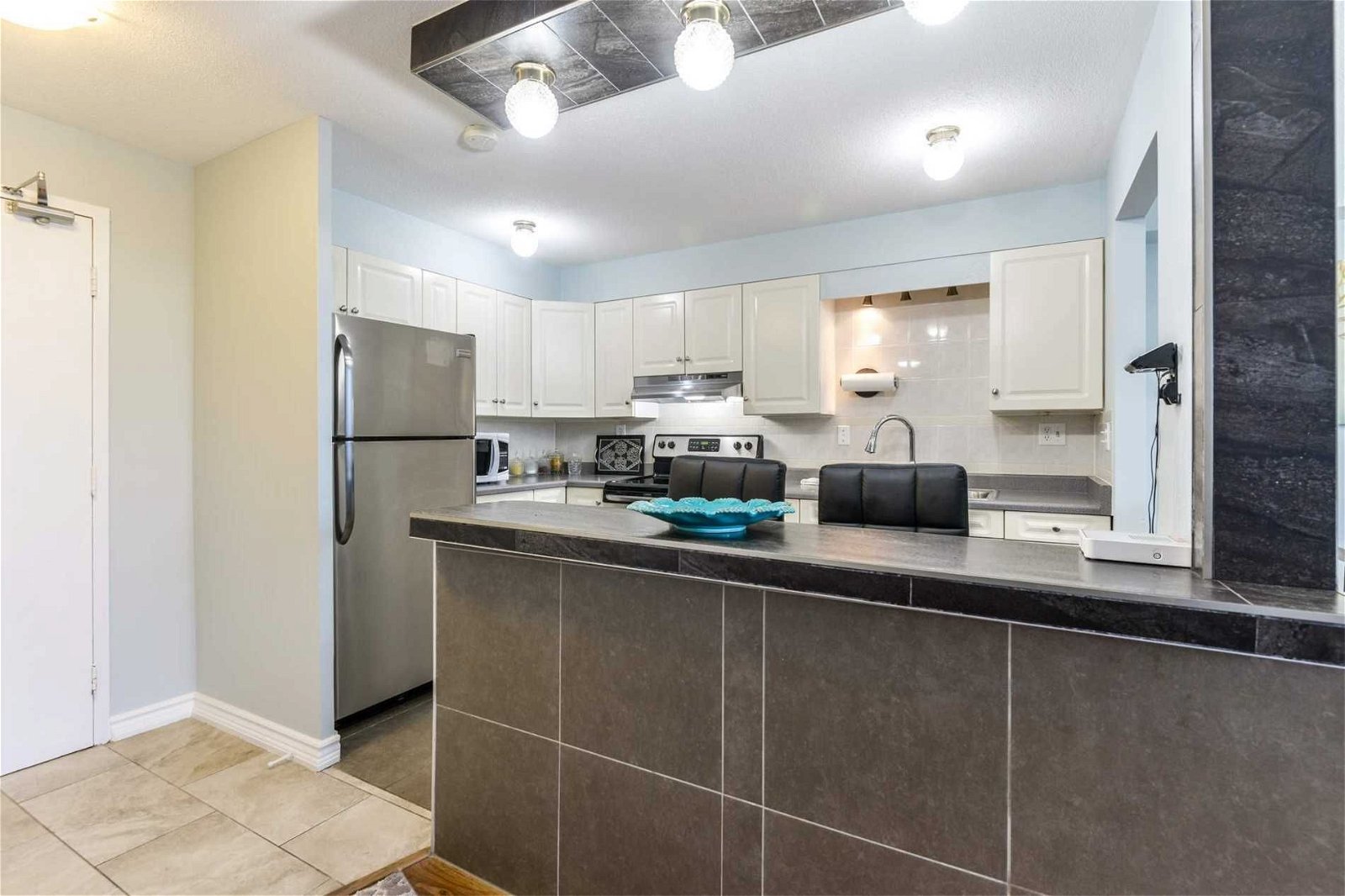 3120 Kirwin Ave, unit 302 for sale - image #10