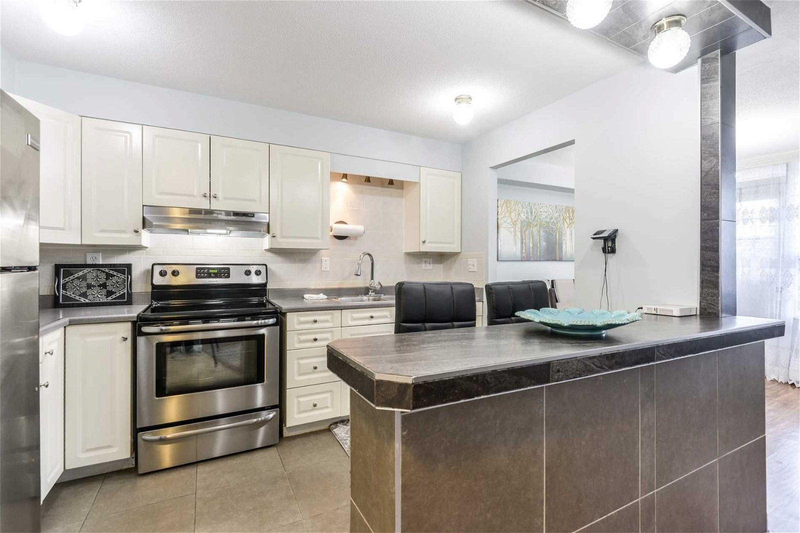 3120 Kirwin Ave, unit 302 for sale - image #11