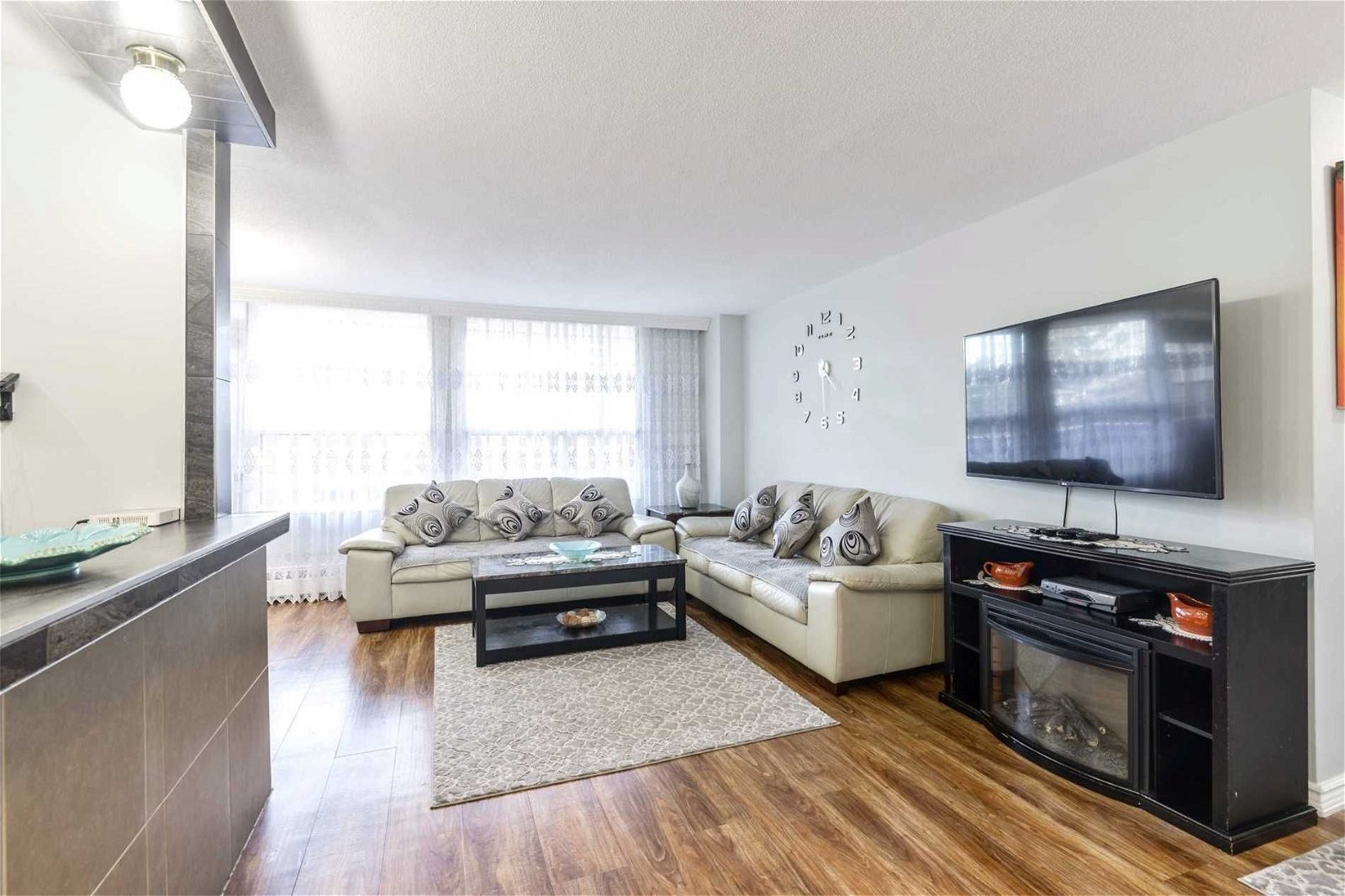 3120 Kirwin Ave, unit 302 for sale - image #4
