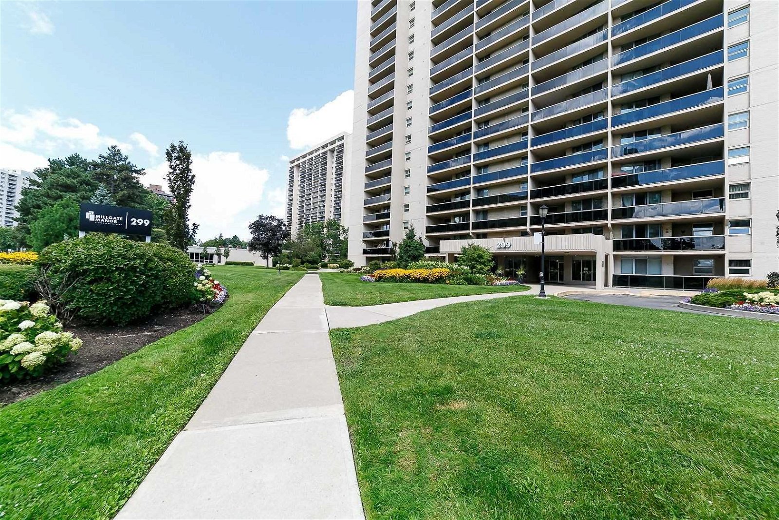 299 Mill Rd, unit 1102 for sale - image #1