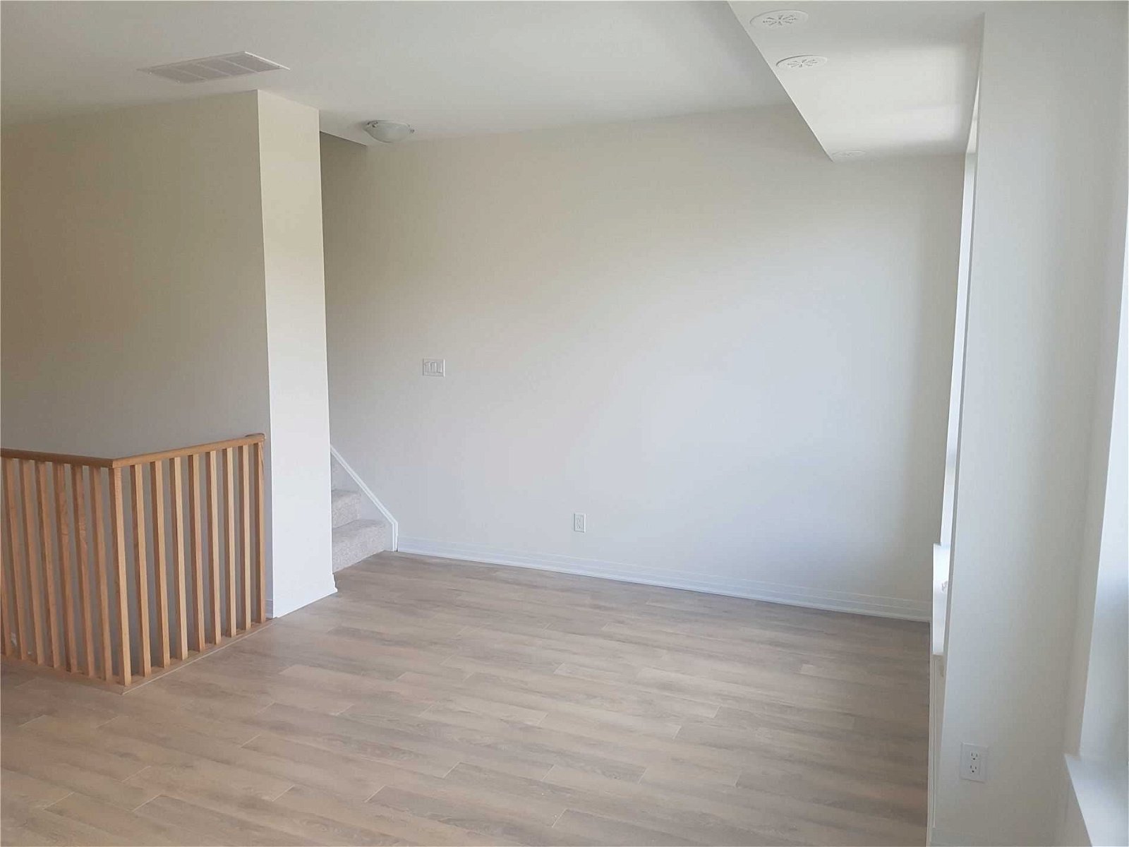 680 Atwater Ave, unit 3 for rent - image #4