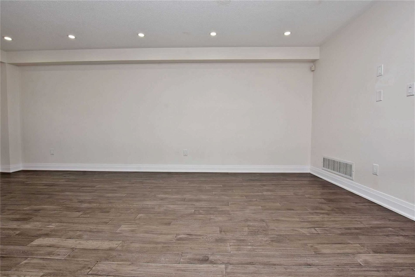 4950 Albina Way, unit 4 for rent - image #9