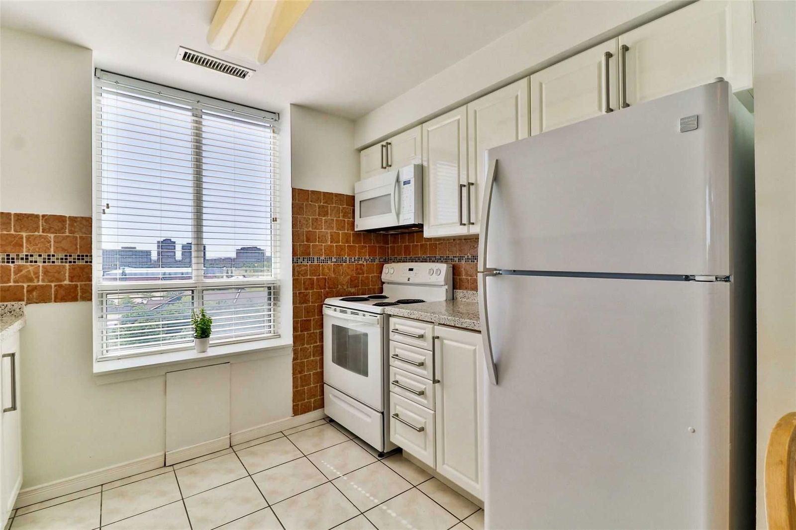 300 Ray Lawson Blvd, unit 714 for sale - image #11