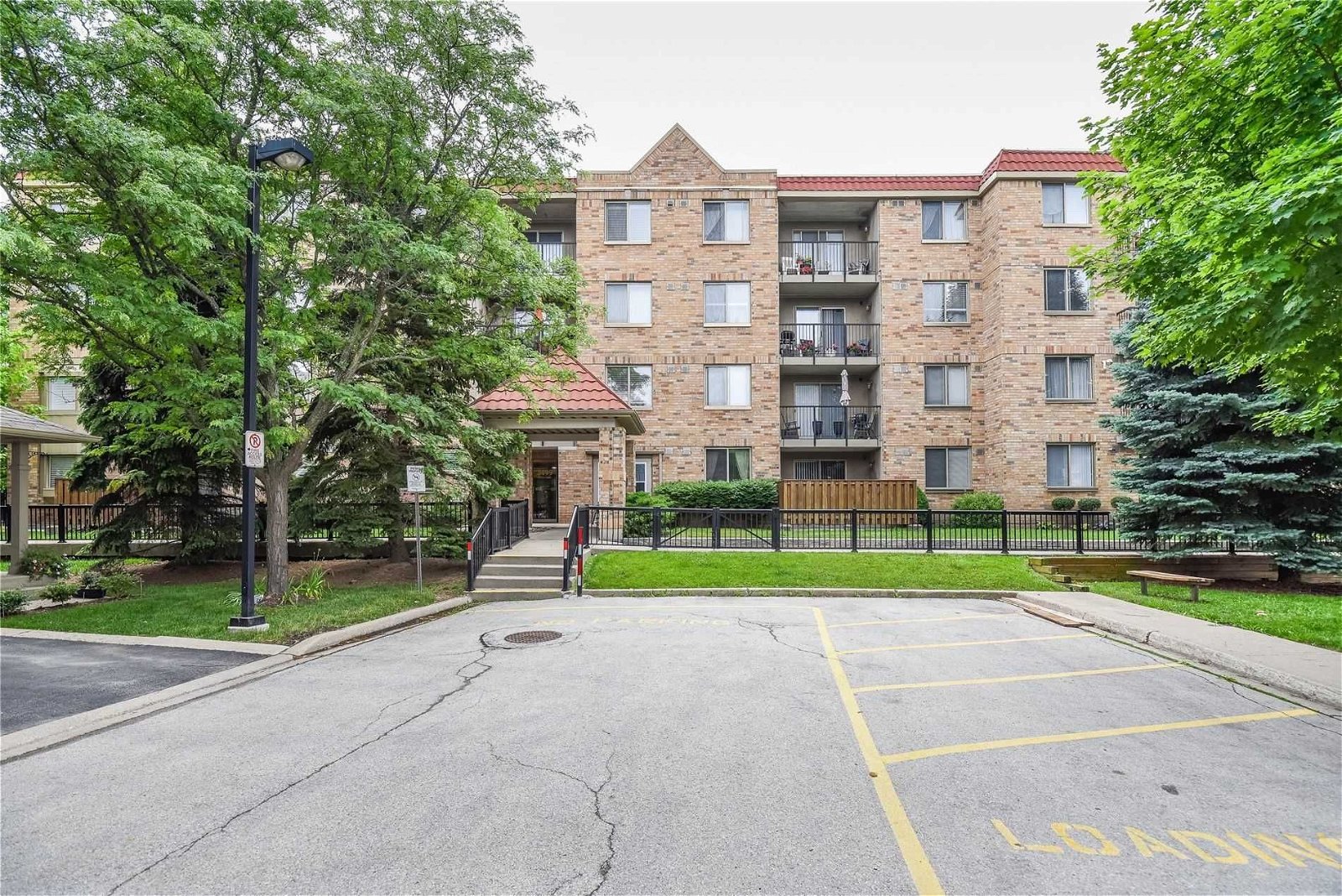 3499 Upper Middle Rd, unit 211 for sale - image #1