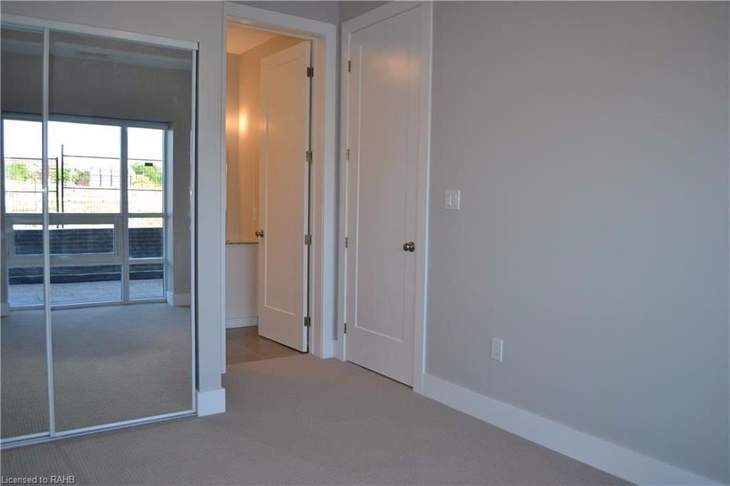 4040 Upper Middle Rd, unit 112 for rent - image #11