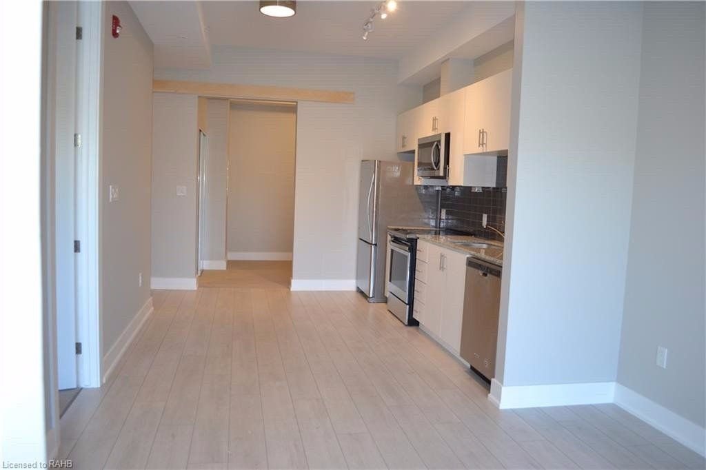 4040 Upper Middle Rd, unit 112 for rent - image #8