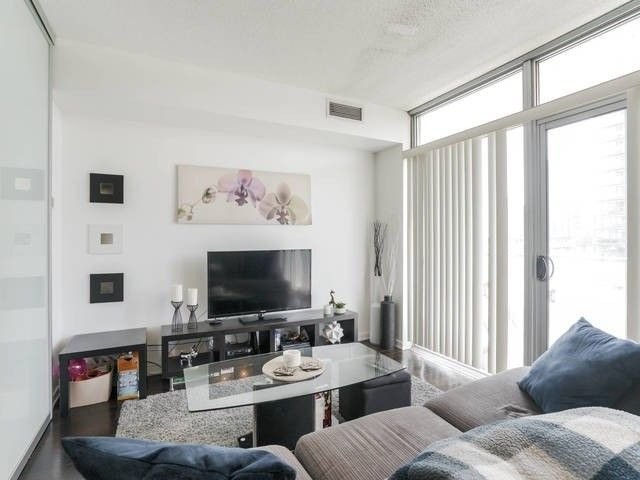 103 The Queensway Ave, unit 411 for rent - image #10
