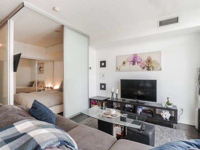103 The Queensway Ave, unit 411 for rent - image #11