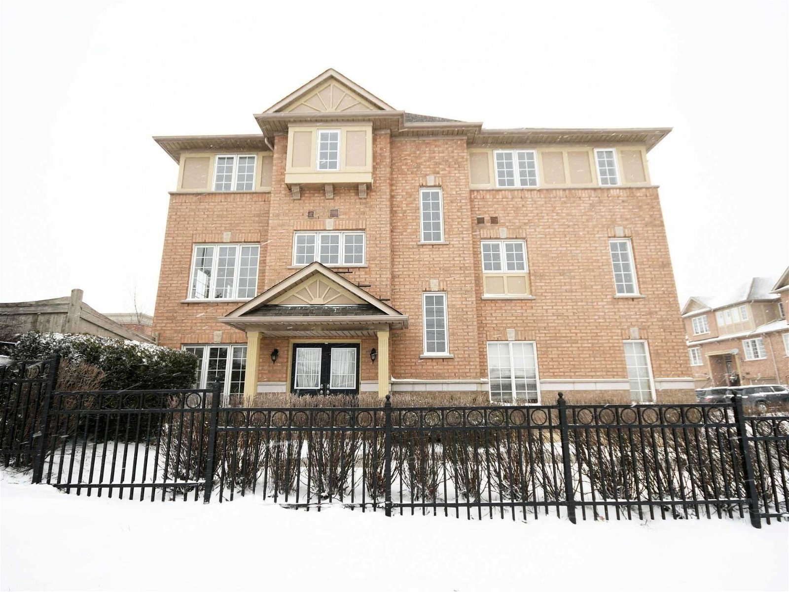 5055 Heatherleigh Ave, unit 92 for sale - image #1