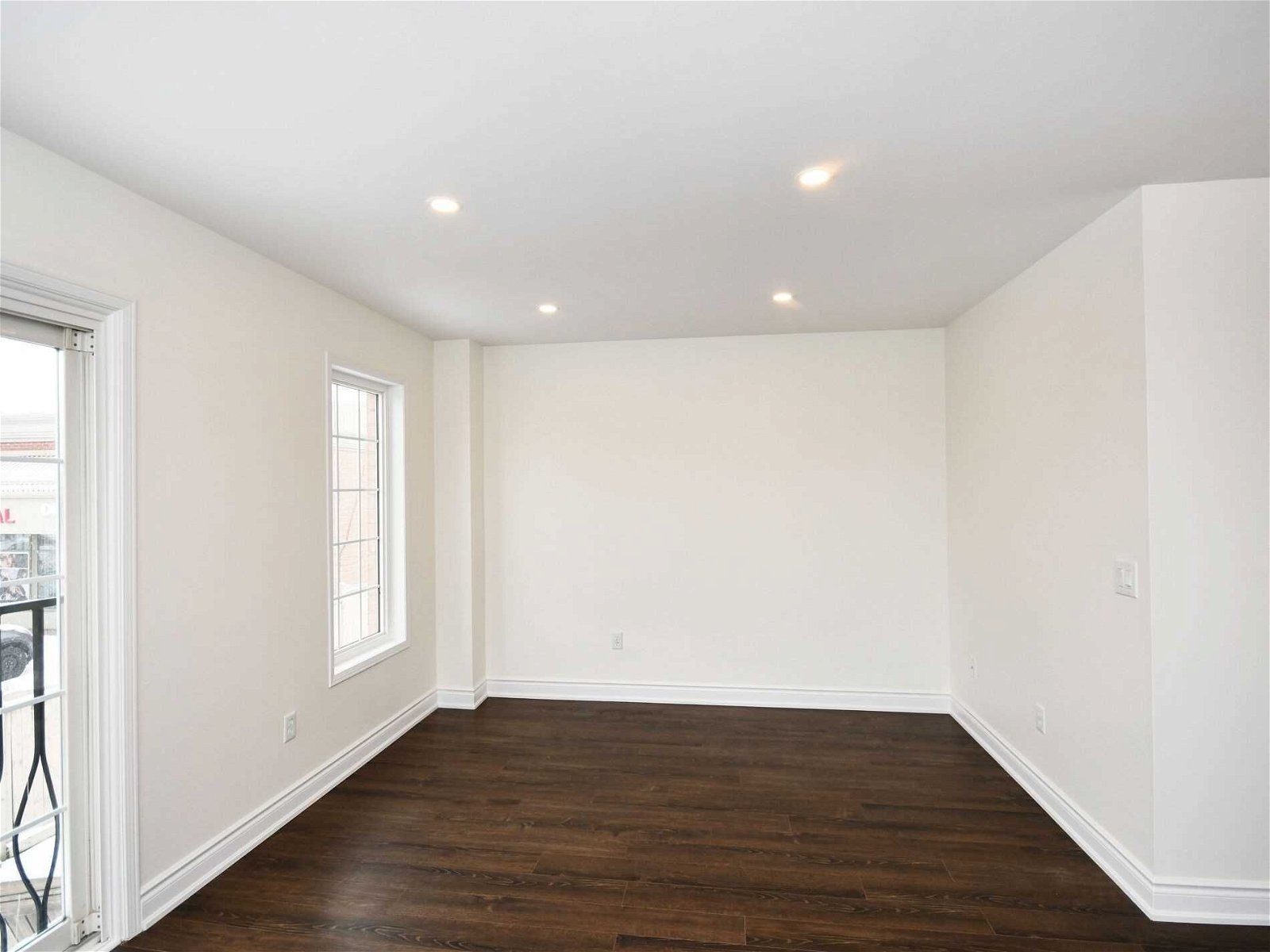 5055 Heatherleigh Ave, unit 92 for sale - image #12
