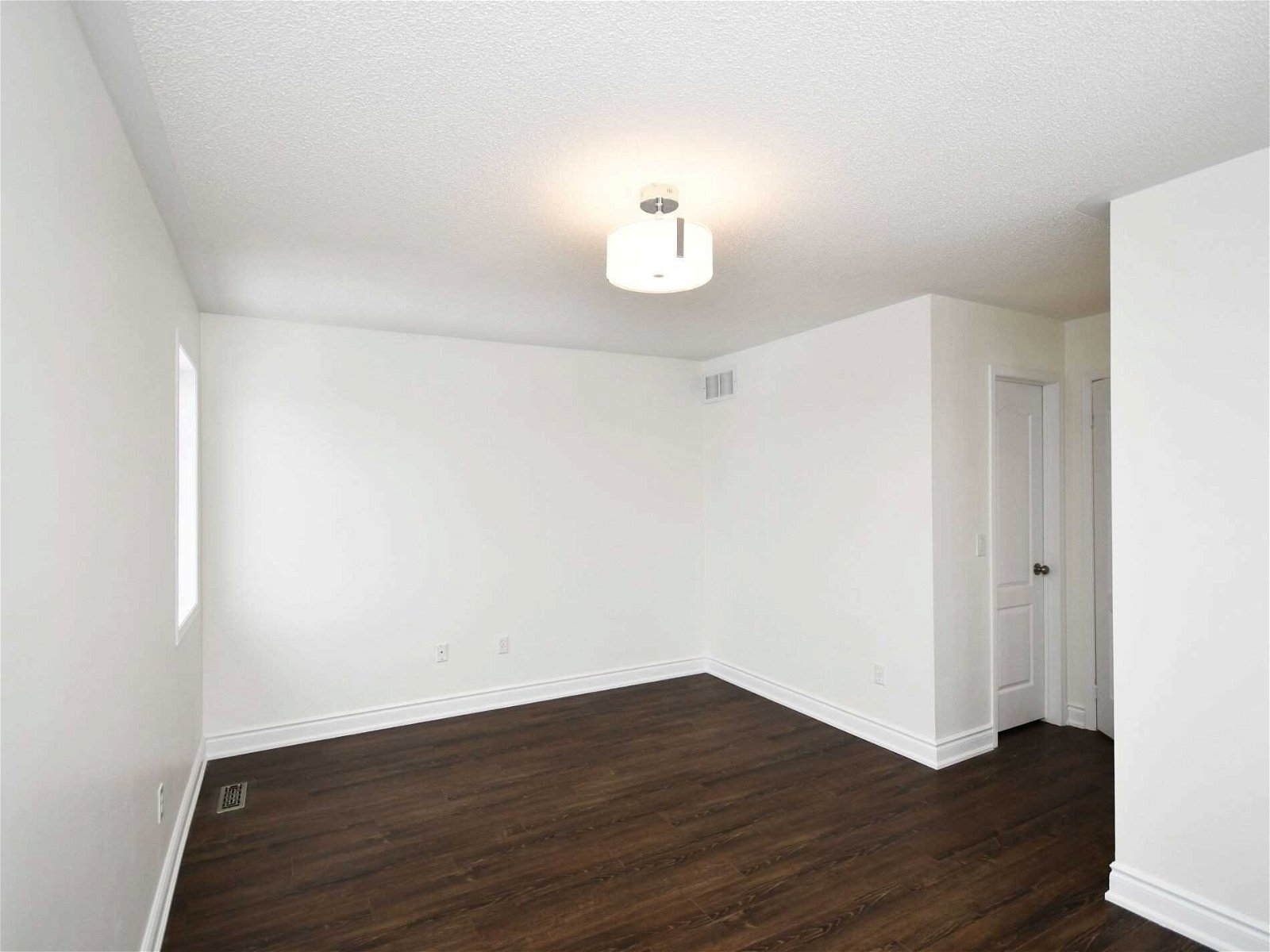 5055 Heatherleigh Ave, unit 92 for sale - image #25