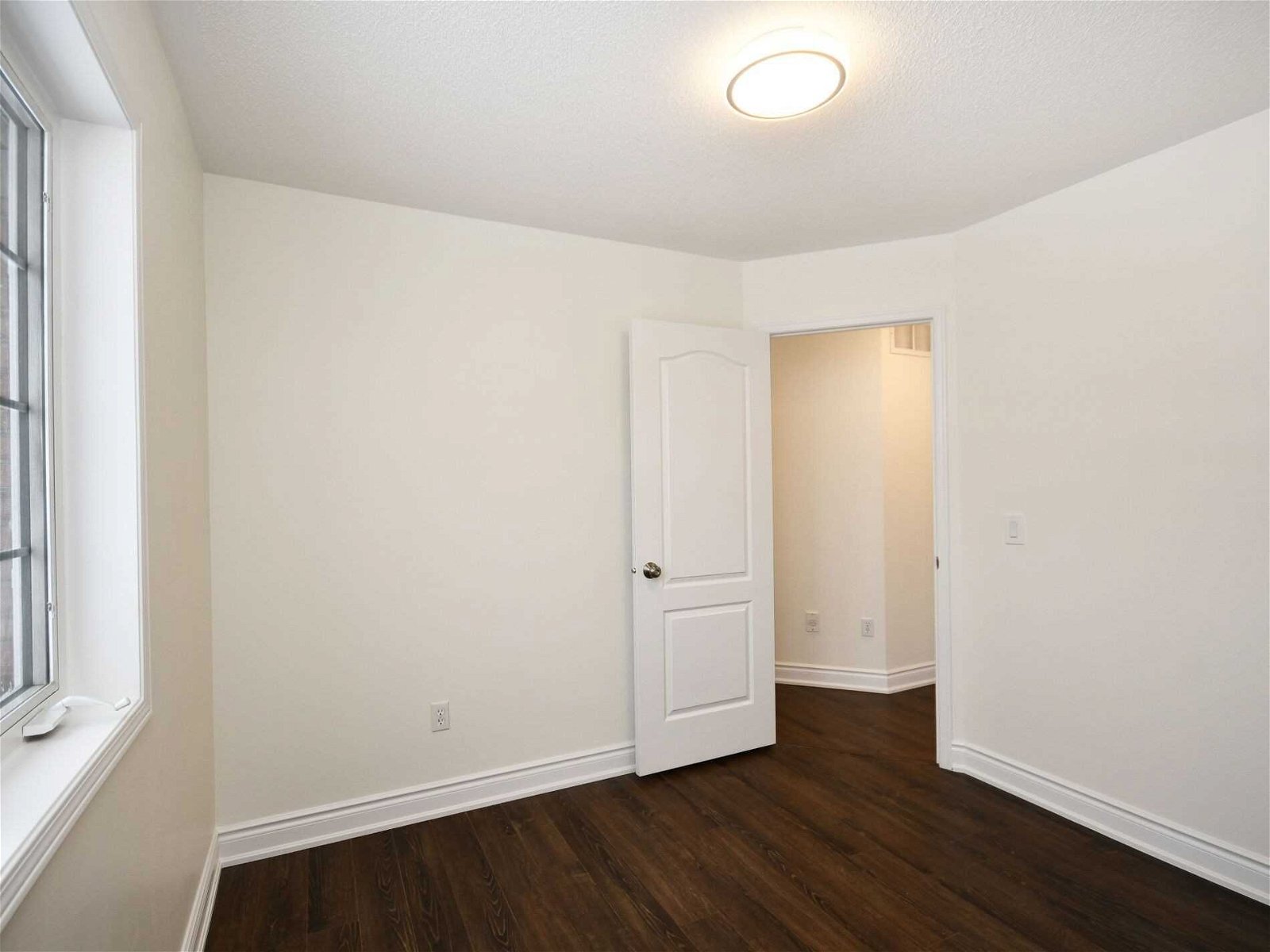5055 Heatherleigh Ave, unit 92 for sale - image #32
