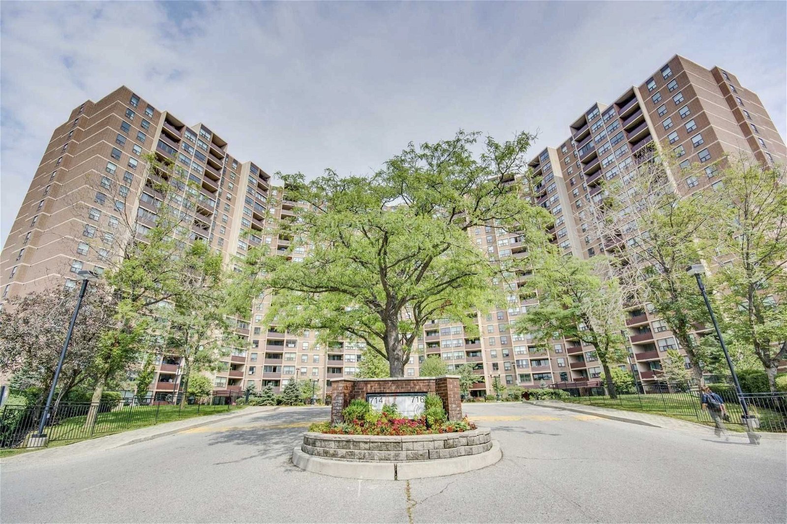716 The West Mall, unit 411 for sale - image #24
