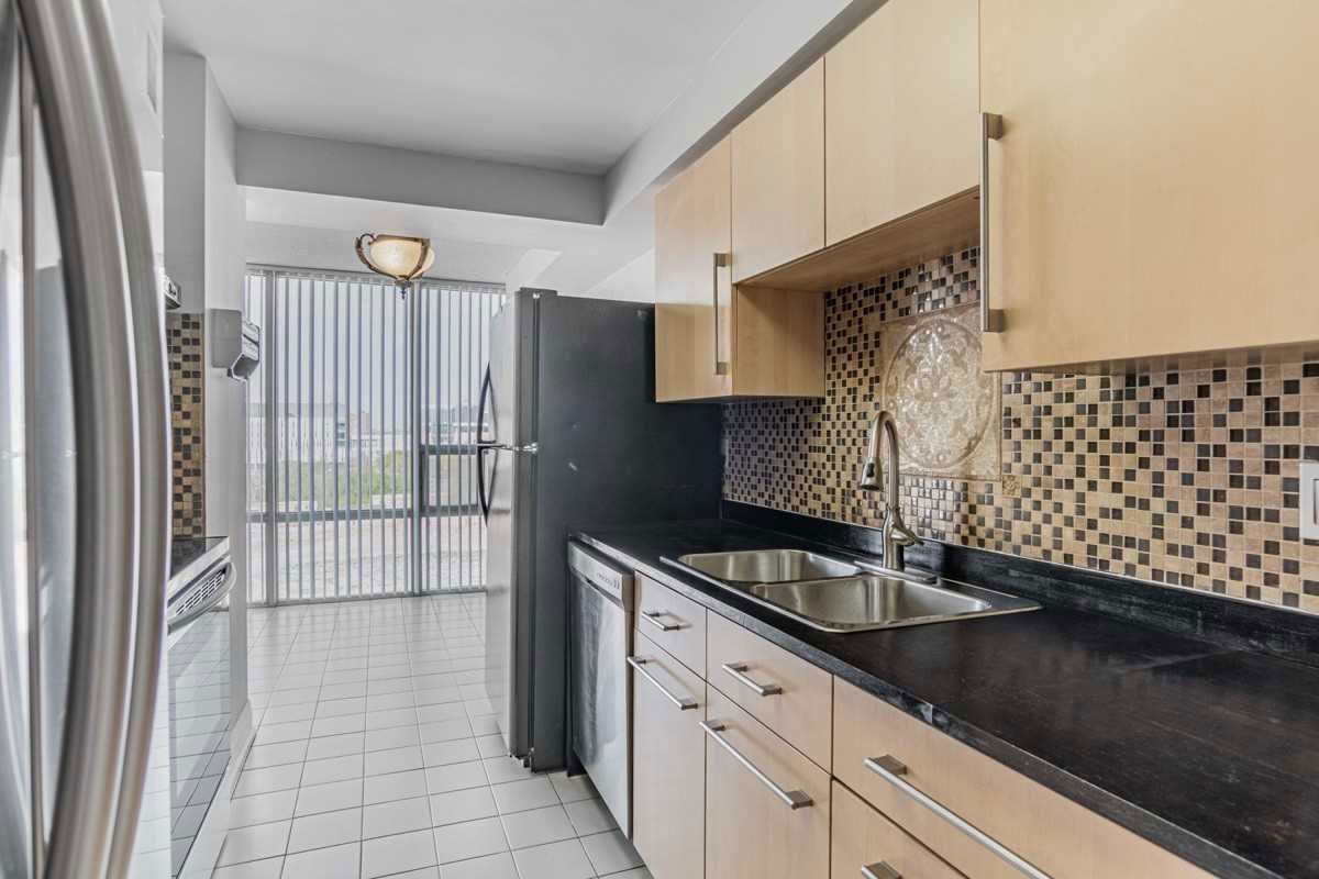 330 Rathburn Rd W, unit 705 for sale - image #7