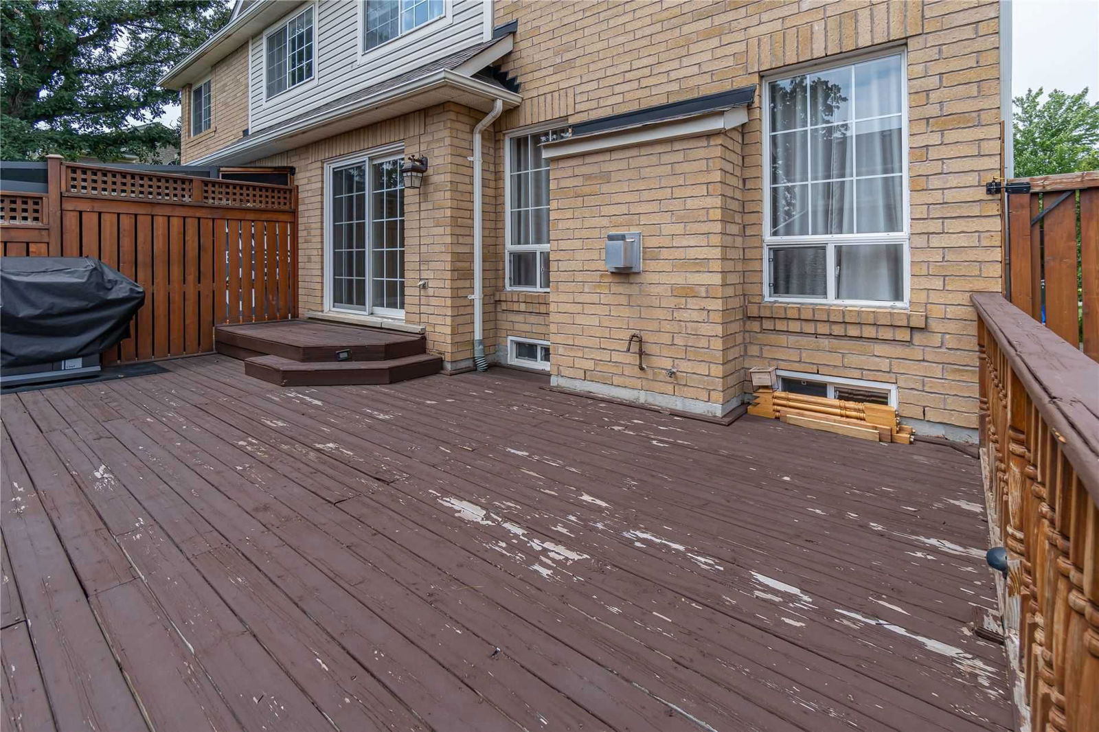 1049 Wallbrook Cres for sale  - image #35