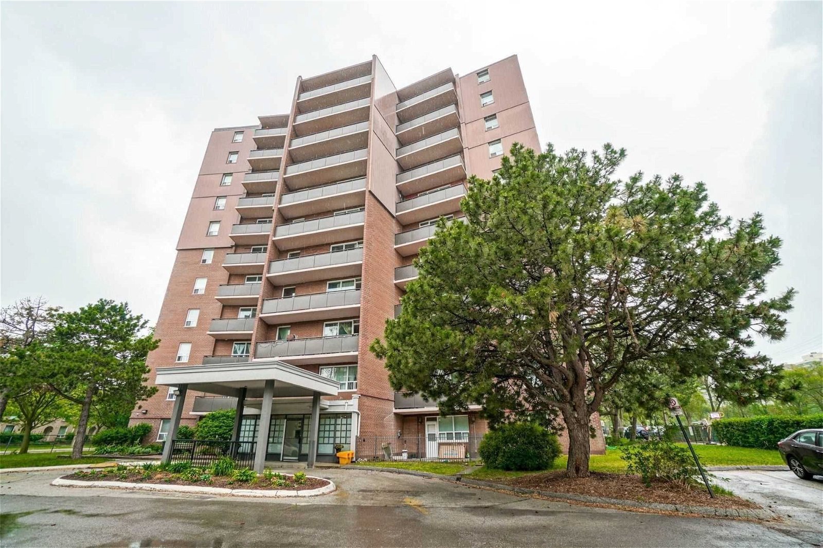 3065 Queen Frederica Dr, unit 603 for sale - image #1