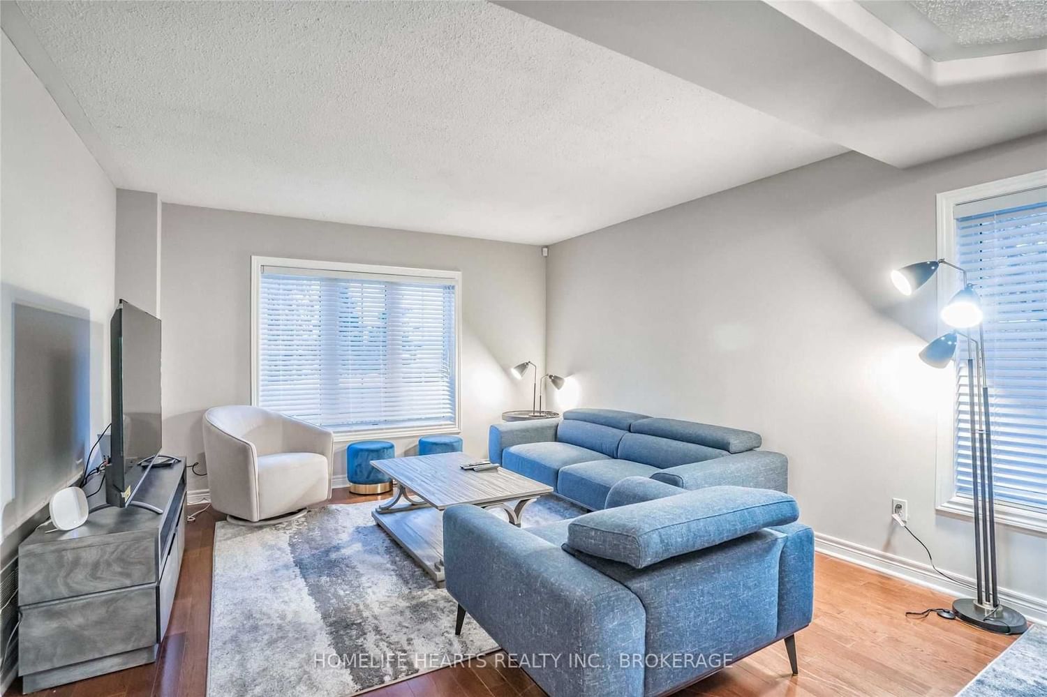 2360 Britannia Rd, unit 1 for rent - image #5