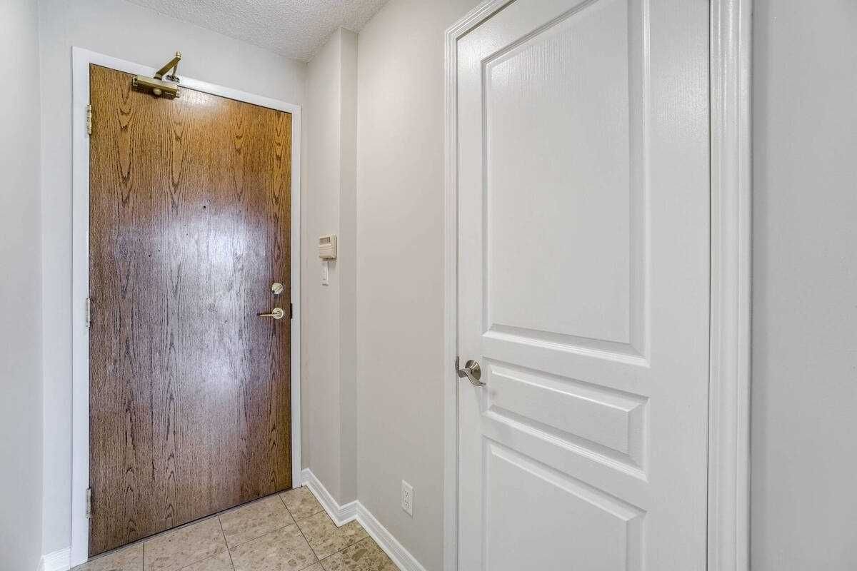 4879 Kimbermount Ave, unit 204 for sale - image #32