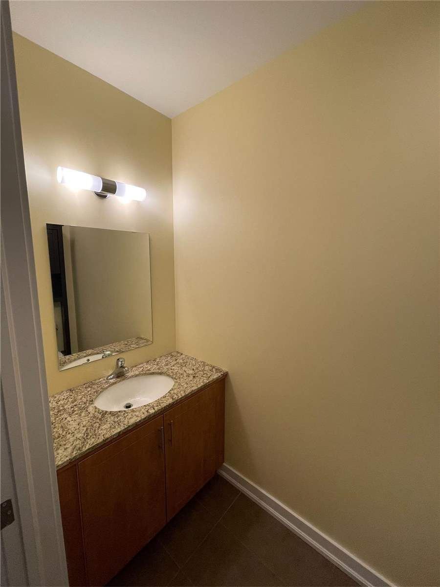4040 Upper Middle Rd, unit 115 for rent - image #8