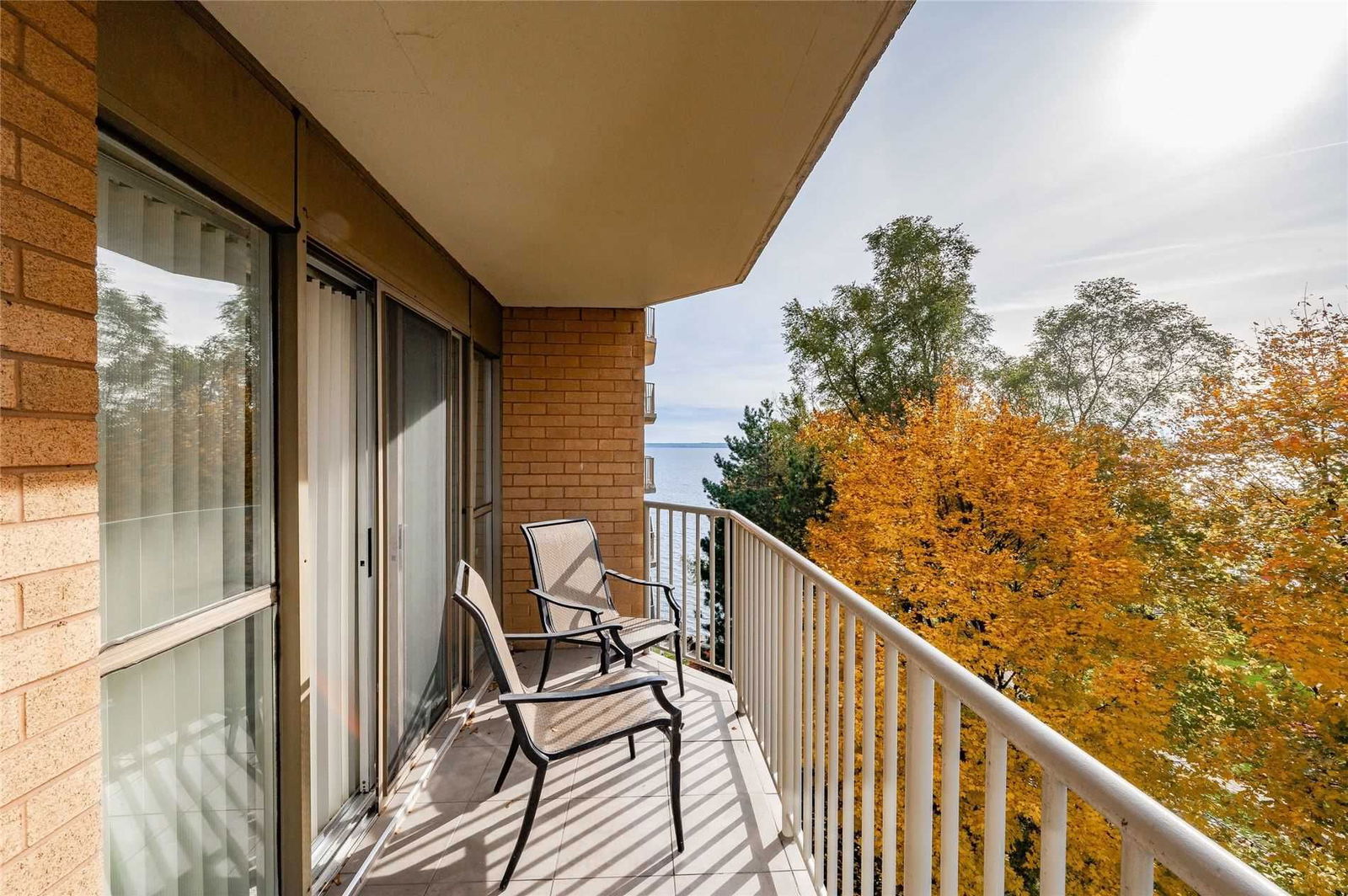 2210 Lakeshore Rd, unit 504 for sale