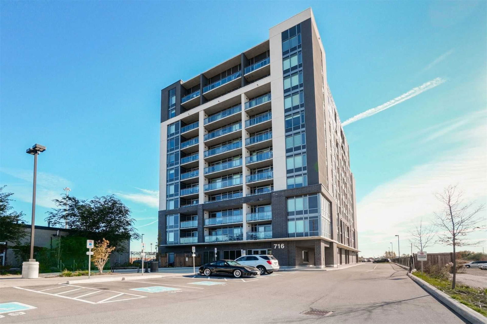 716 Main St E, unit 404 for rent in Downtown Milton - image #1