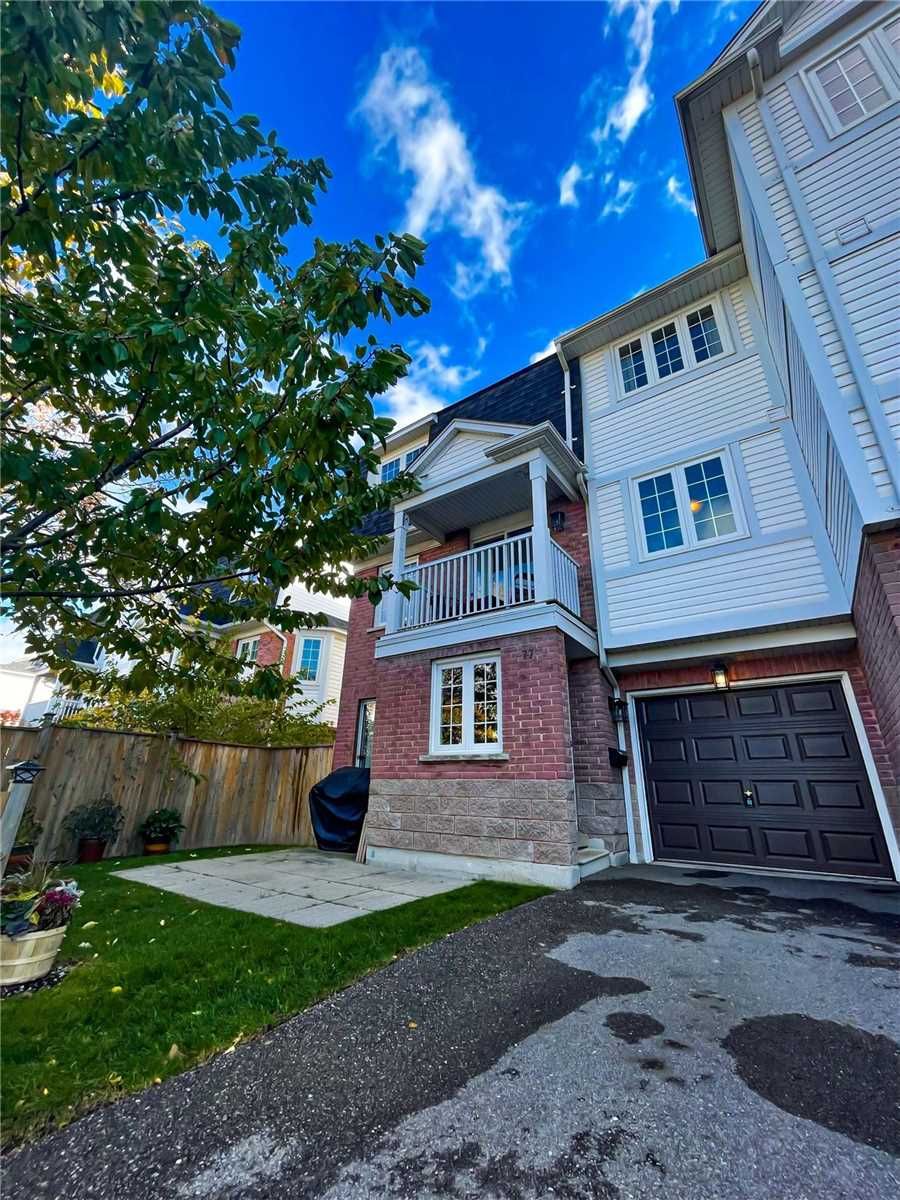 6830 Meadowvale Town Cent Circ 6830 Meadowvale Town Centre Townhomes 3 Beds + Den 3 Baths