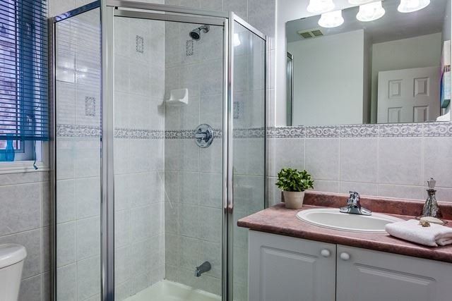 1296 King St W, unit upper for rent in Parkdale - image #4