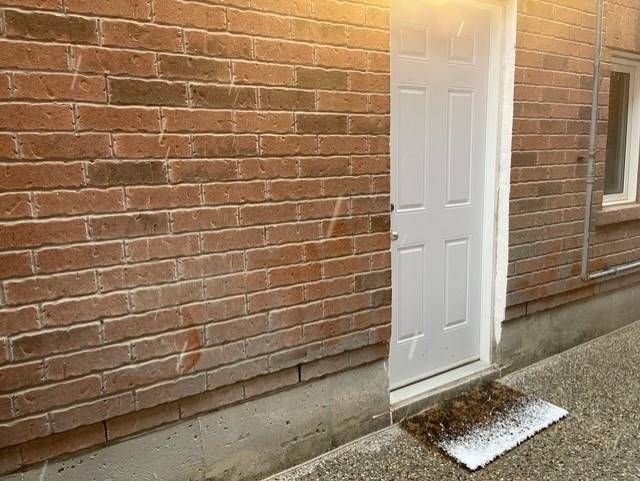 754 Pitcher Pl, unit lower for rent in Coates - image #4