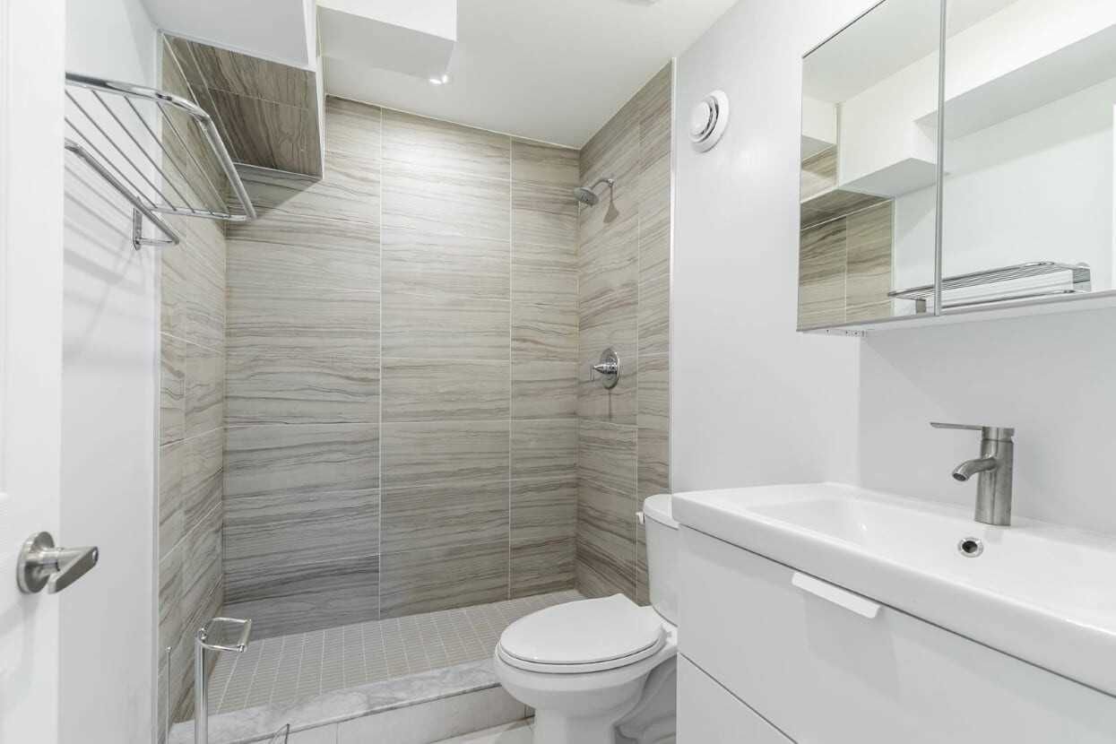 230 South Kingsway, unit 11 for rent in High Park | Swansea - image #2