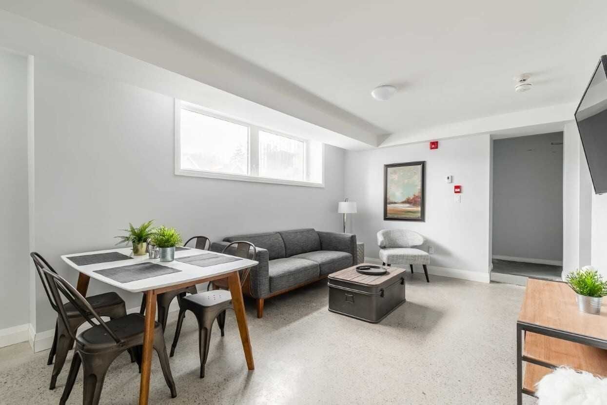 230 South Kingsway, unit 11 for rent in High Park | Swansea - image #3