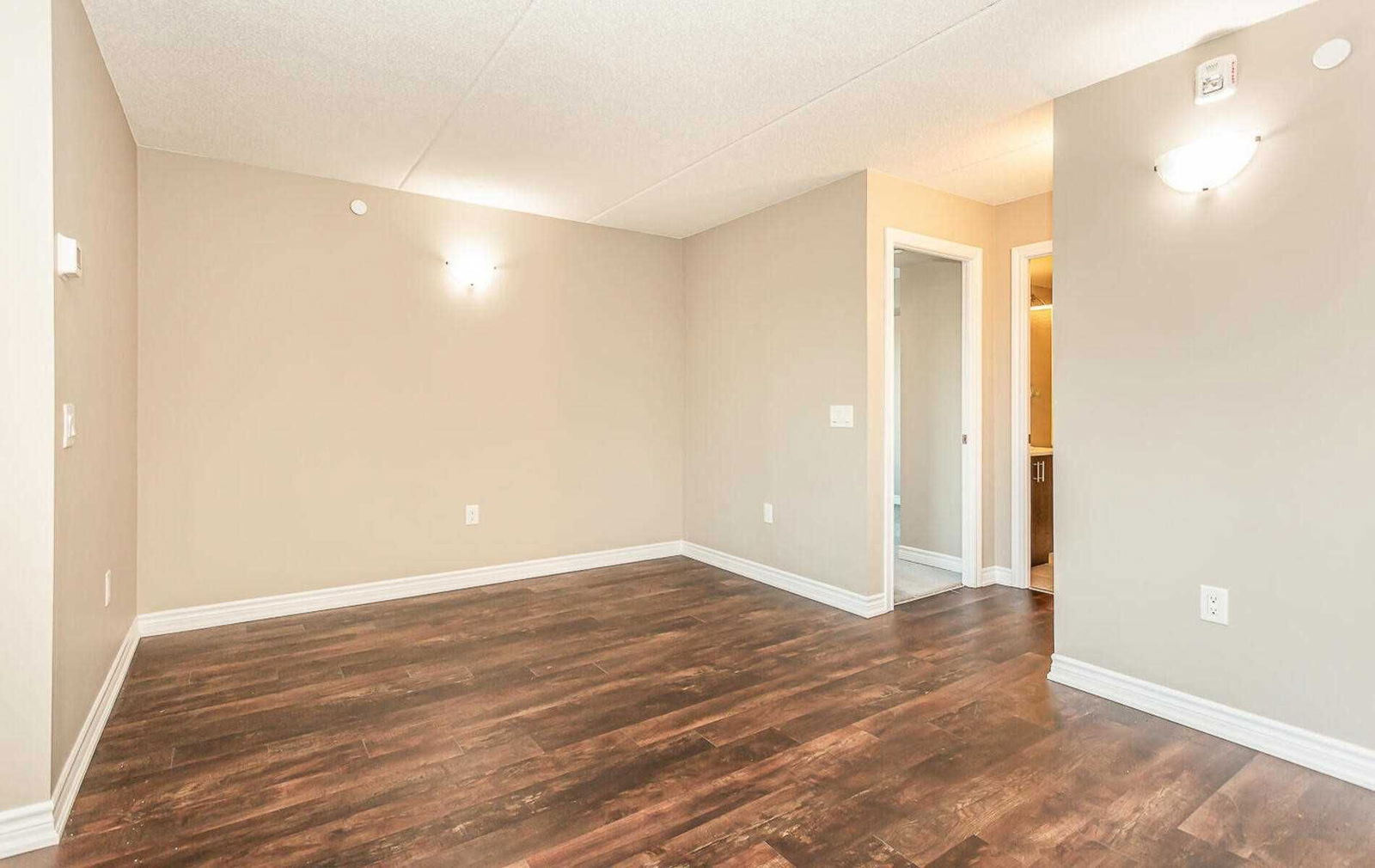 716 Main St E, unit 401 for rent in Downtown Milton - image #3