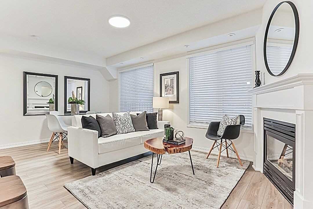 10 Laidlaw St S Newtowns at King Towns 2 Beds + 1 2 Baths Unit