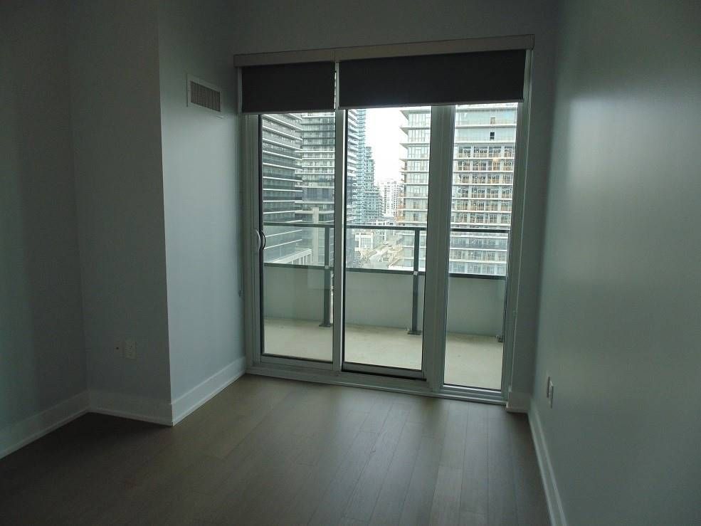 20 Shore Breeze Dr S, unit 1004 for rent - image #2