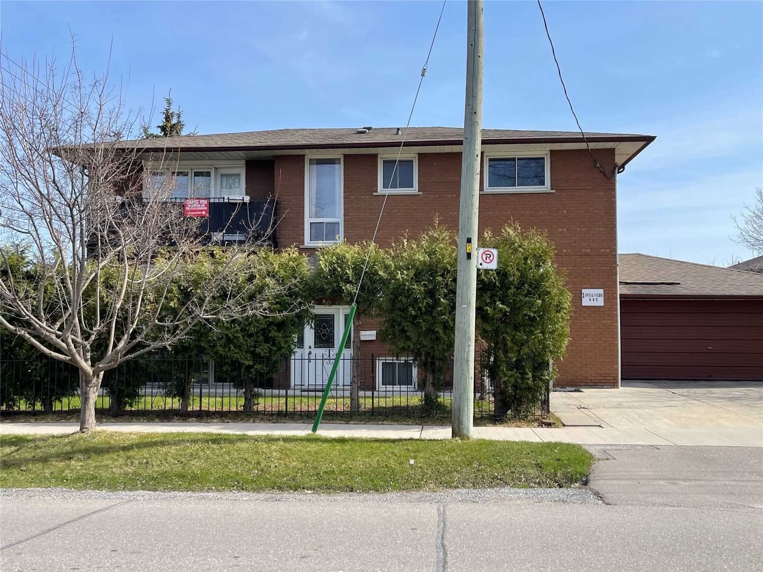 1 Jellicoe Ave | 4 Beds + 1 | 3 Baths