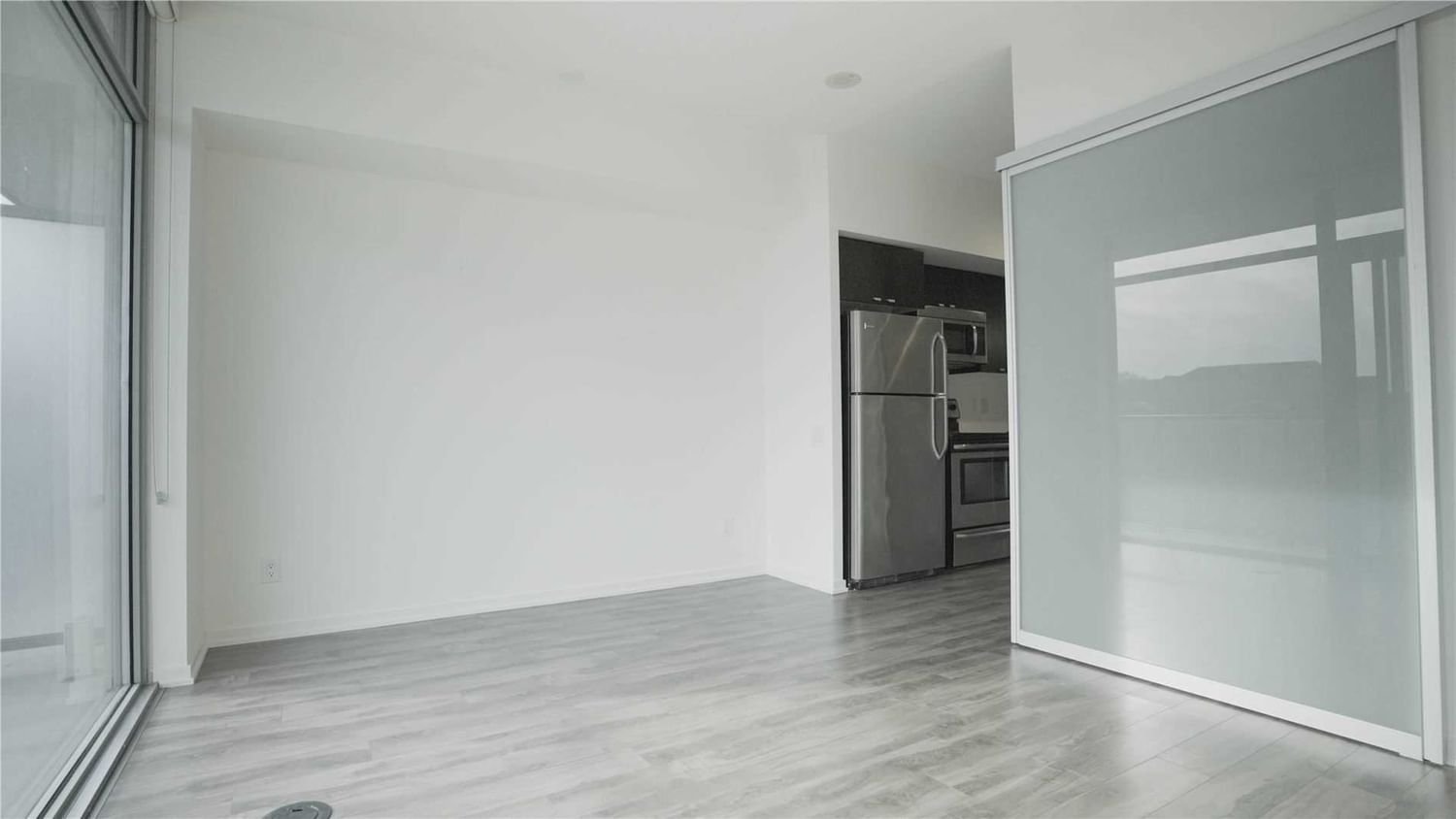 105 The Queensway Ave, unit 307 for rent - image #3