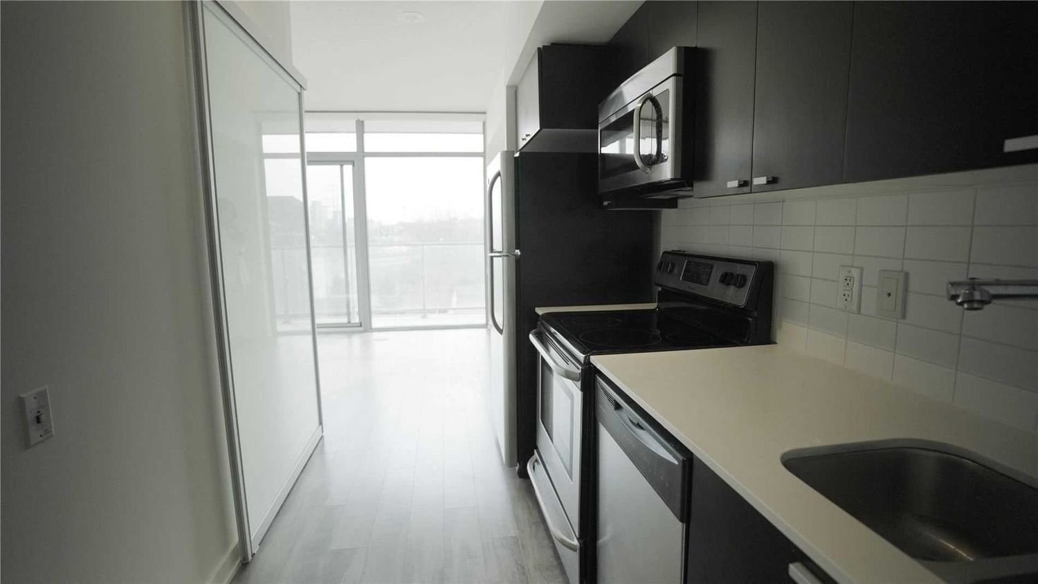 105 The Queensway Ave, unit 307 for rent - image #8