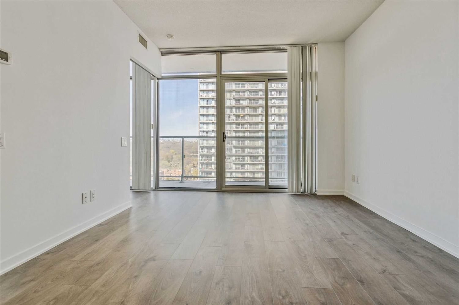 105 The Queensway Ave, unit 1414 for sale - image #16