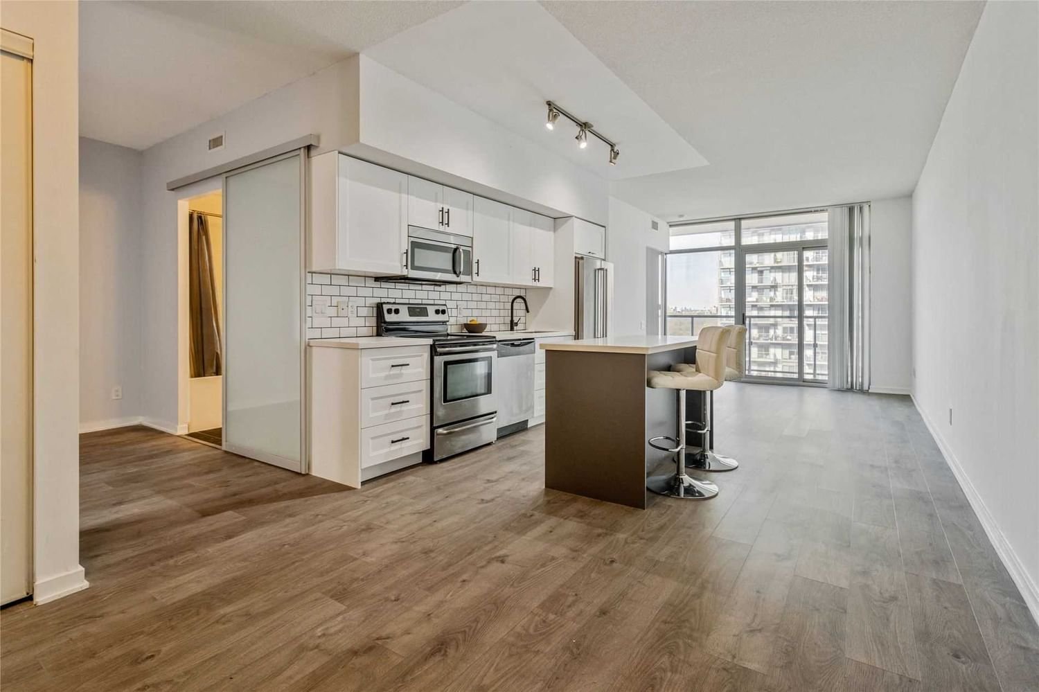 105 The Queensway Ave, unit 1414 for sale - image #5