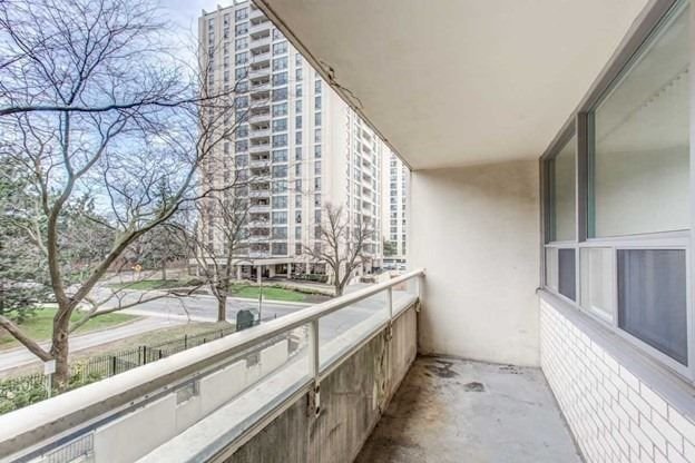 360 Ridelle Ave, unit 308 for rent - image #17