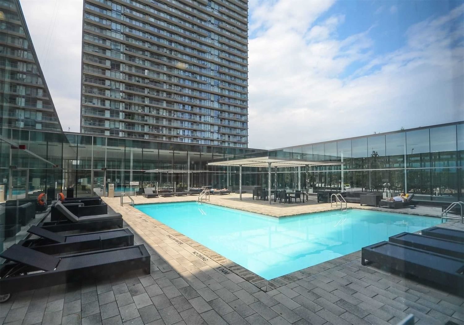 105 The Queensway Ave, unit 1113 for sale - image #2