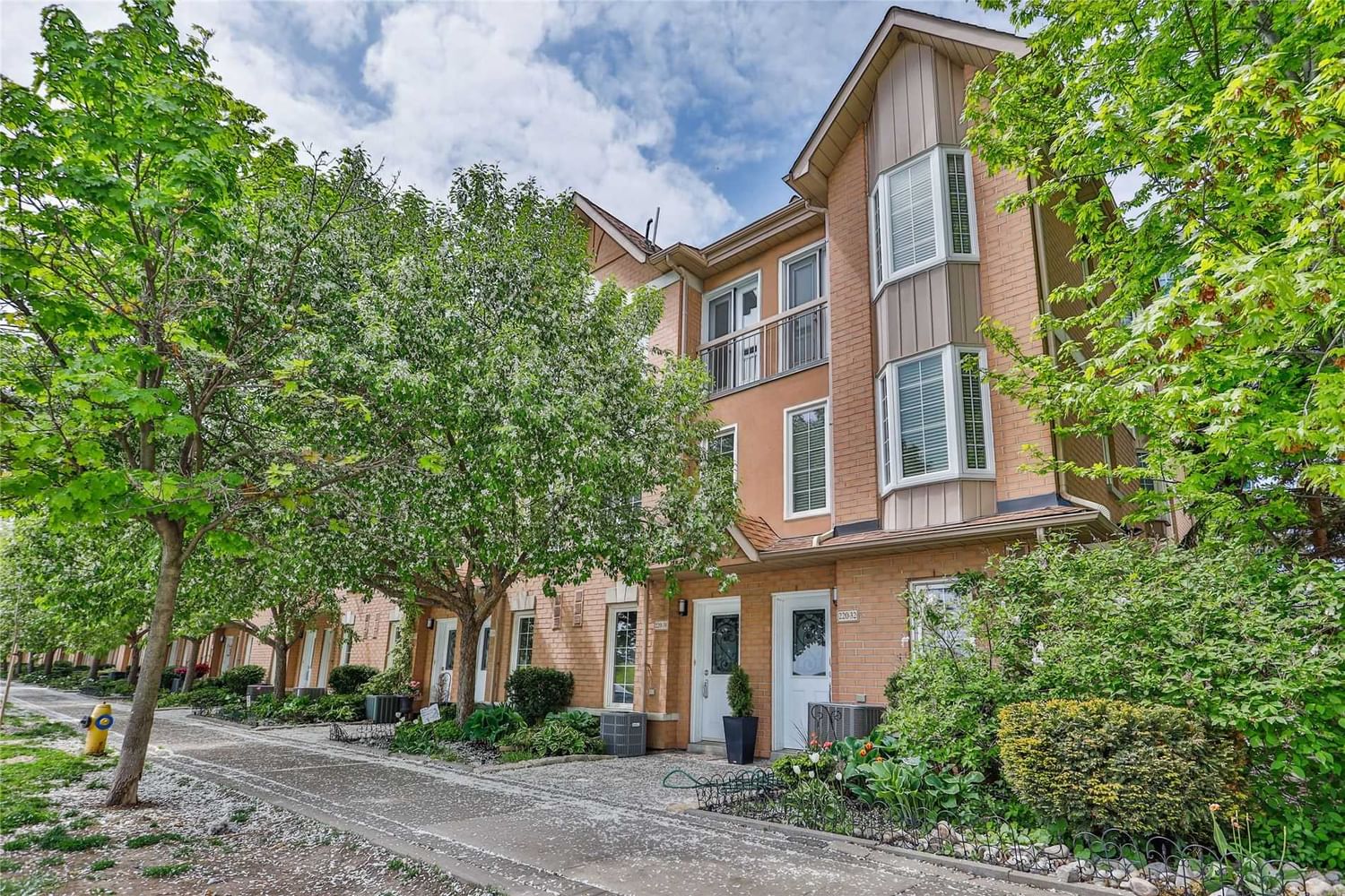 220 Manitoba St, unit 30 for sale in Mimico - image #1