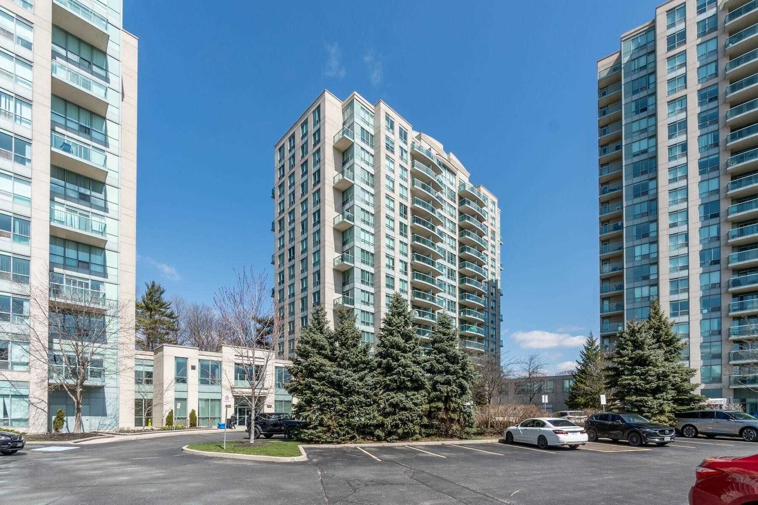 2565 Erin Centre Blvd, unit 901 for sale