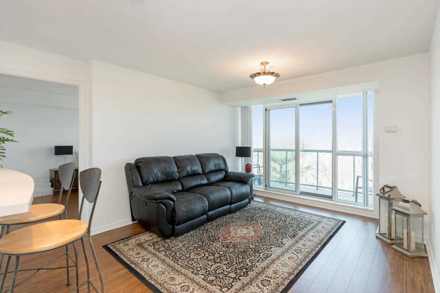 2565 Erin Centre Blvd, unit 901 for sale